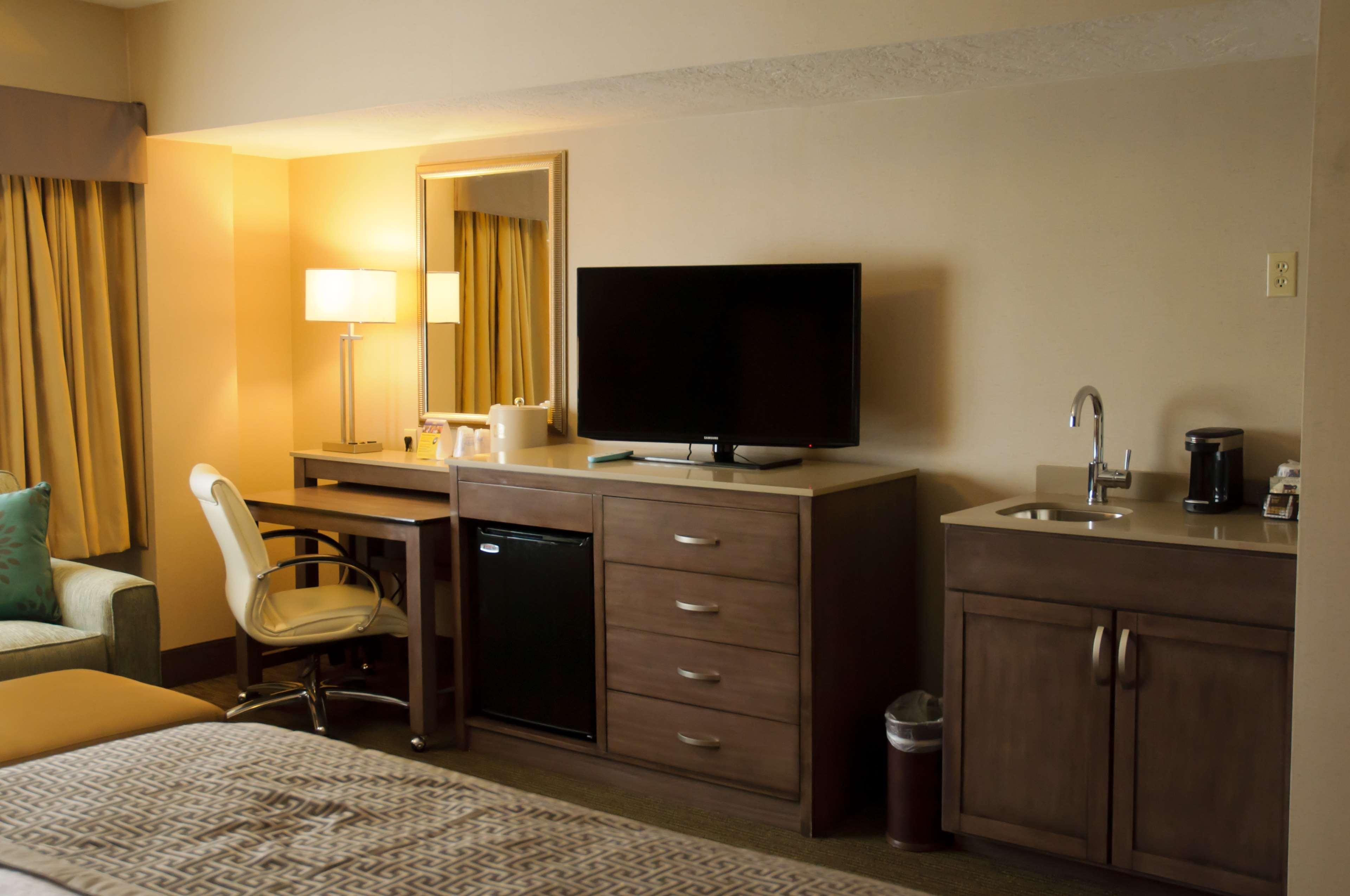 Best Western Plus Cotton Tree Inn Sandy Exterior photo