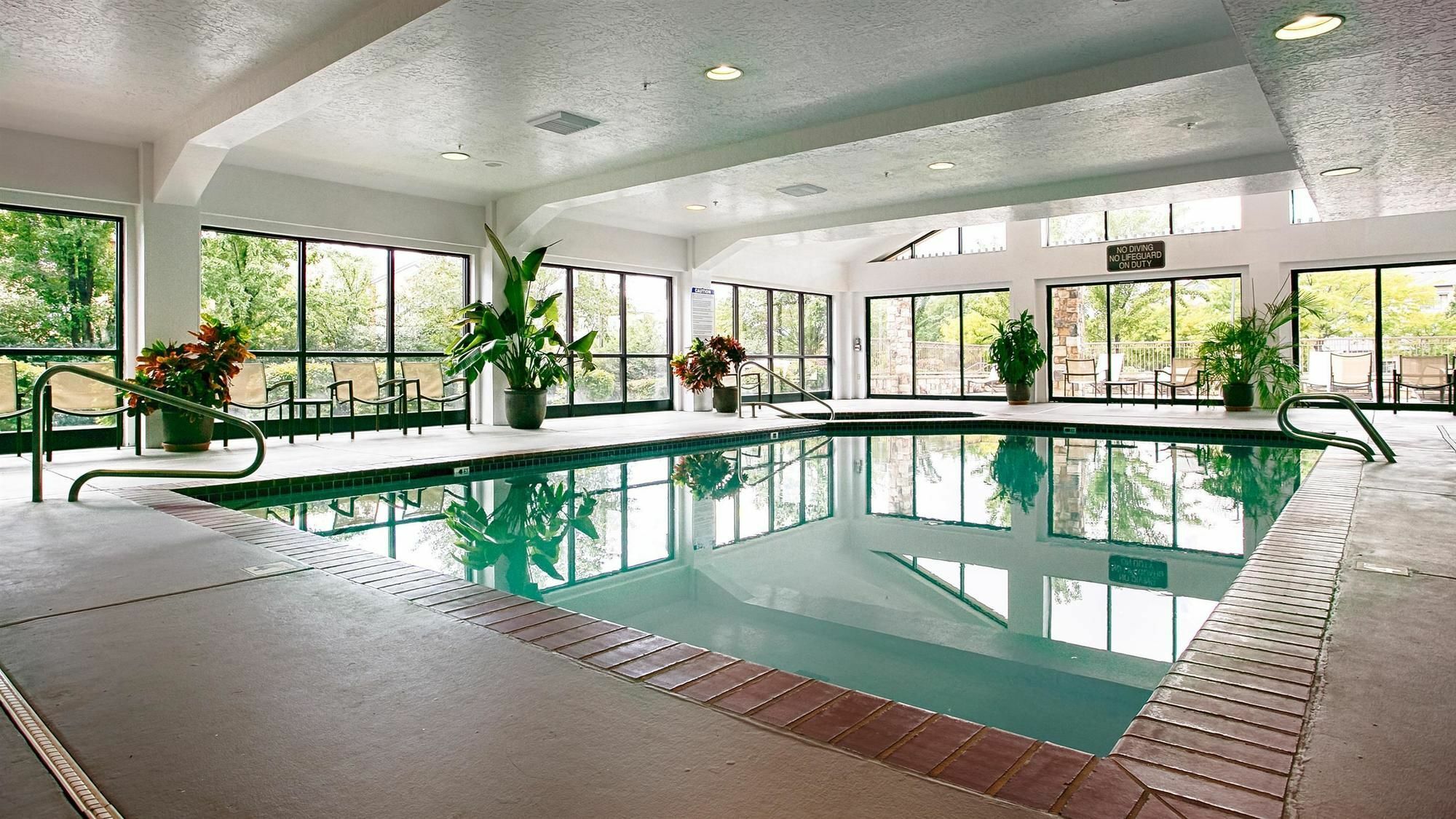 Best Western Plus Cotton Tree Inn Sandy Exterior photo